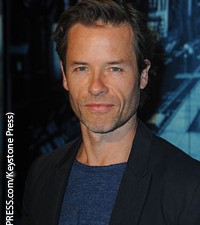 Ever since Christopher Nolan became involved with the Batman saga, people have been expecting to see him reunite with actor Guy Pearce. Pearce, the lead actor in one of Nolan’s earliest successful films Memento, was rumored to be attached to all of Nolan’s Batman movies. But was there any truth to it or was it […]