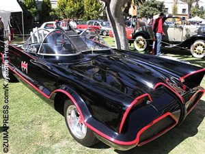 While The Dark Knight Rises has not even hit theatres yet, Warner Brothers is already looking at the Blu-Ray/DVD bonus features. Five of the most memorable vehicles of Batman history were assembled outside the Warner Brothers lot in Burbank, California. The convoy of Batmobiles was led by George Barris, the man that designed the original Batmobile […]
